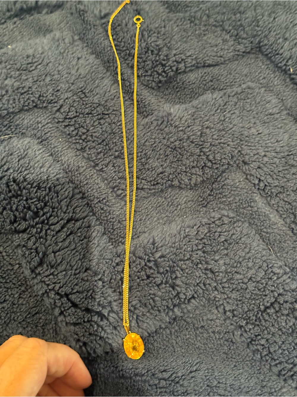 18k Chain and Oval Cut Citrine Pendant Necklace.
